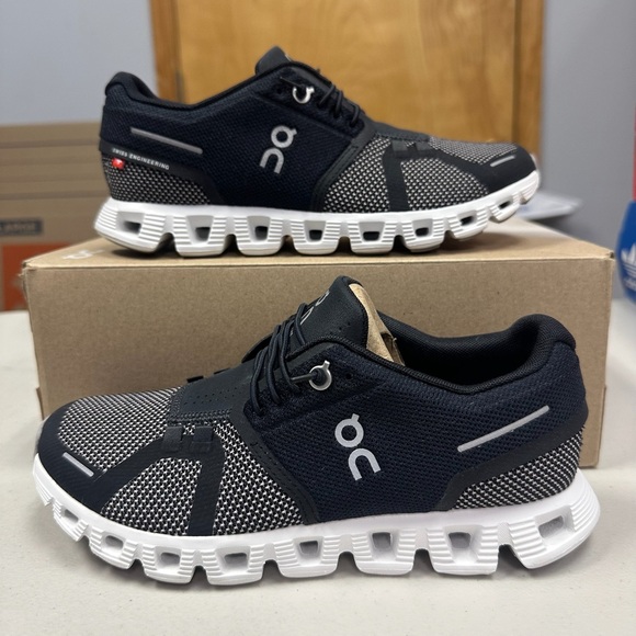 Size 6W - On Cloud 5 Combo Alloy 79.98846 Running Shoes - Picture 1 of 6